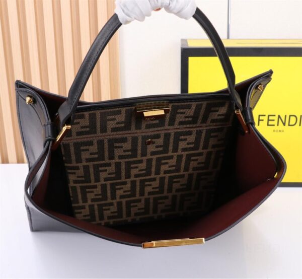 Fendi handbag - Image 9