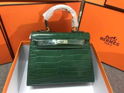 Hermès Kelly bag in a dark green shade