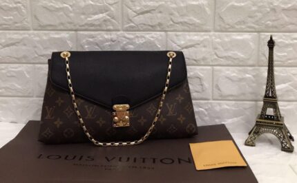 Louis Vuitton Pallas Chain bag in monogram