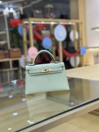 Hermès mini Kelly 20 in mint green