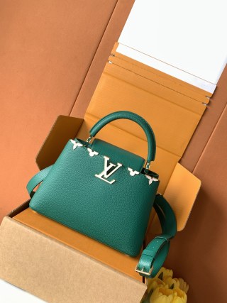Louis Vuitton Capucines bag in Taurillon leather