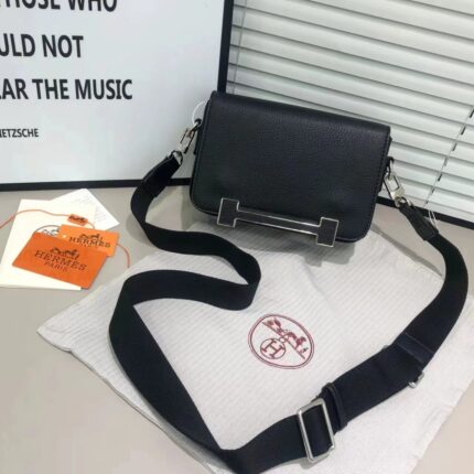 Hermès Geta bag in black chevre leather with palladium hardware