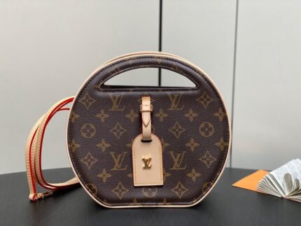 Louis Vuitton Around Me PM bag in Monogram
