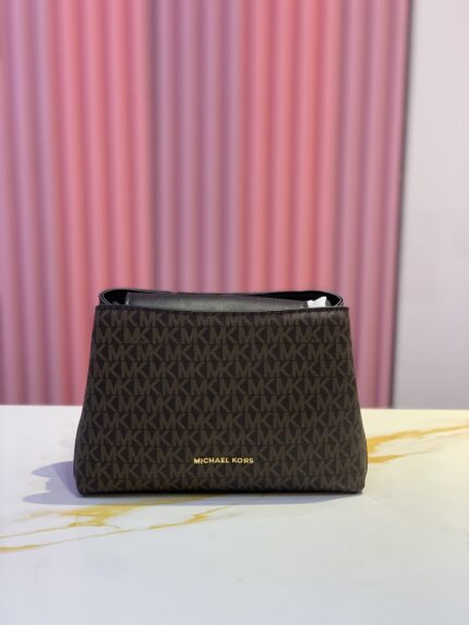 Michael Kors Kensington medium messenger bag