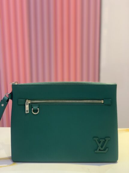 Louis Vuitton Takeoff Pouch in green Aerogram leather