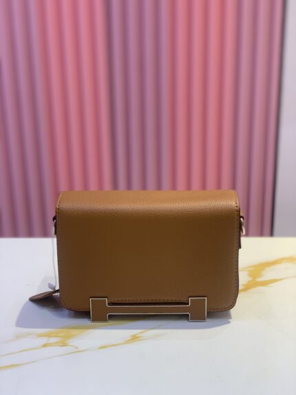 Hermès Geta bag in Chèvre Mysore leather and a caramel or honey color