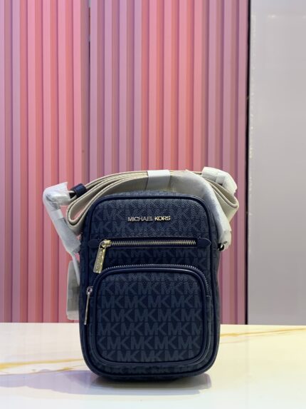 Michael Kors Women's Jet Set Medium Pocket Crossbody Bag (Blue)