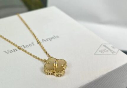 Van Cleef & Arpels Vintage Alhambra pendant necklace in 18k yellow gold with a single mother-of-pearl