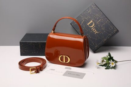 Dior 30 Montaigne women's bag, luxurious leather
